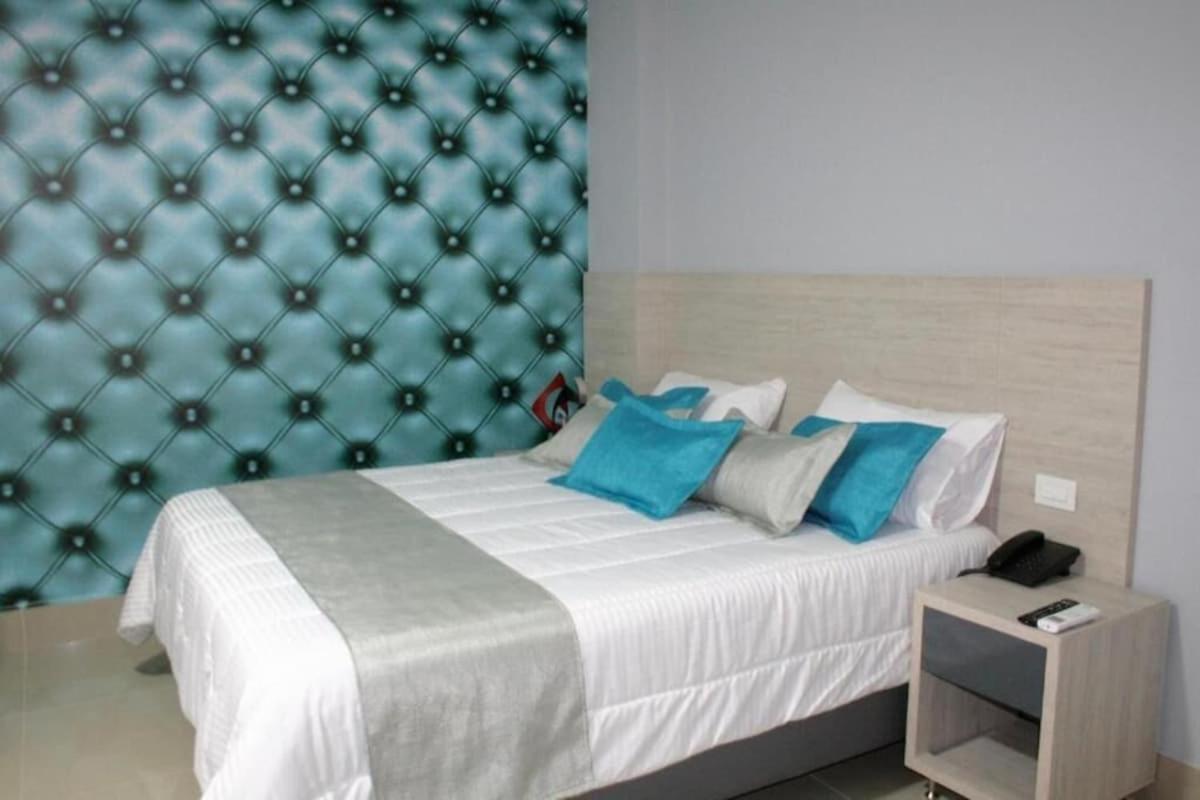 Hotel Lleras Express Medellín Esterno foto