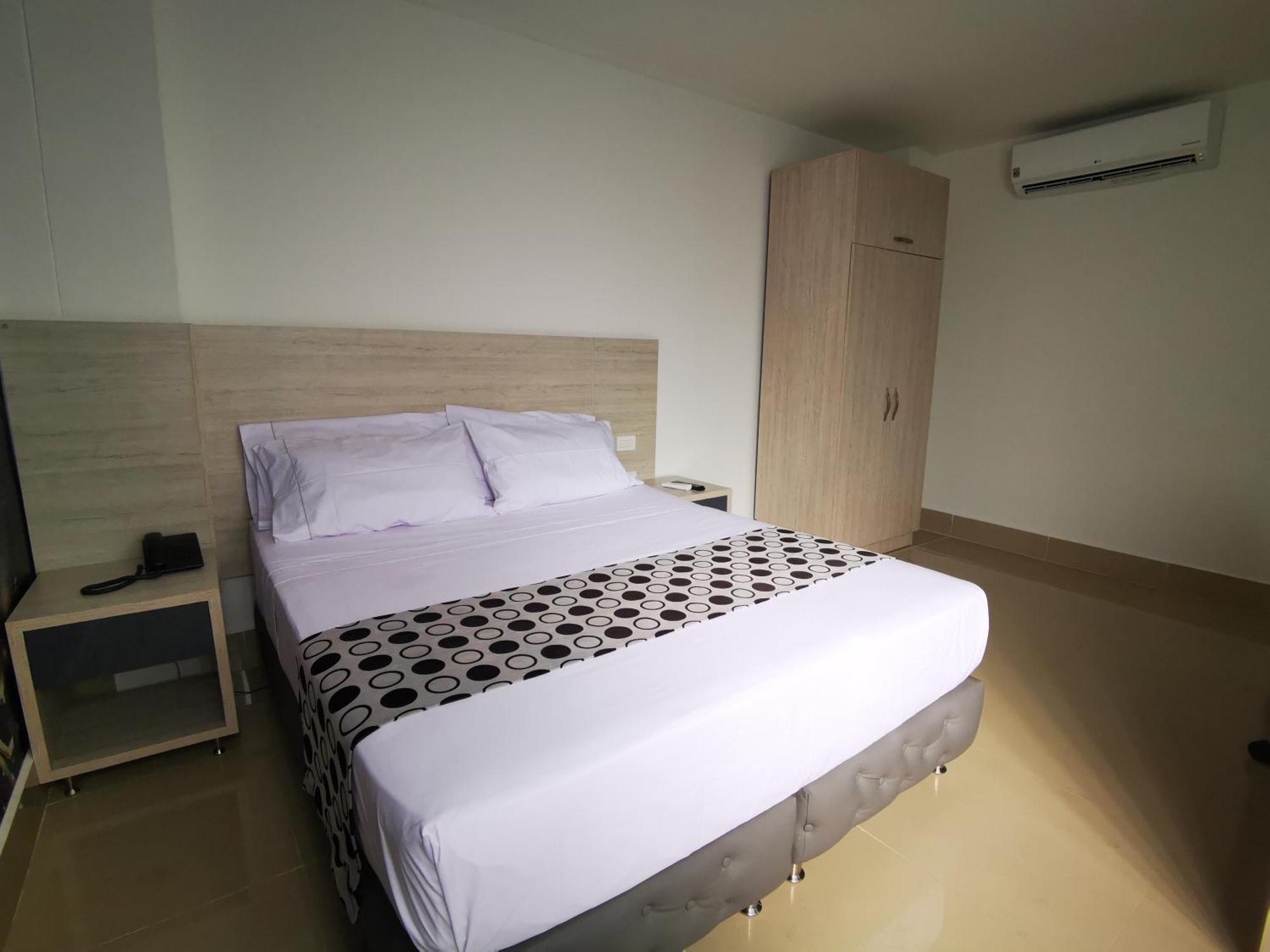 Hotel Lleras Express Medellín Esterno foto