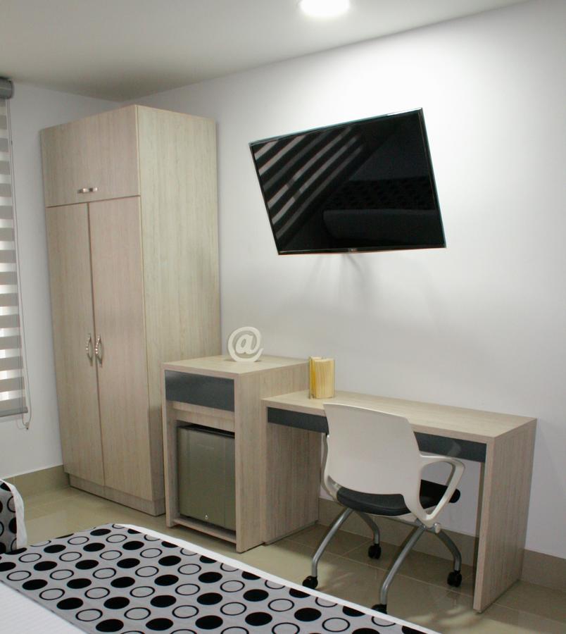Hotel Lleras Express Medellín Esterno foto